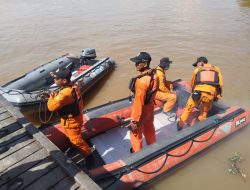 Perahu di Tumpangi Satu Keluarga Tenggelam di Sungai Mahakam, Ayah dan Anak Hilang