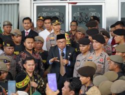 Makmur Marbun Temui Puluhan Masyarakat yang Menyampaikan Aspirasi di Kantor Bupati PPU