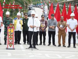 Pj Bupati PPU Dampingi Presiden Joko Widodo Resmikan Inpres Jalan Daerah Di Kaltim