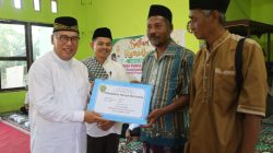 Pj Bupati PPU Serahkan Bantuan 150 Juta Untuk Pembangunan Masjid Riyadhul Jannah Desa Labangka Barat