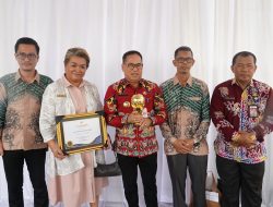 Kabupaten PPU Terima Penghargaan Universal Health Coverage Terkait Pelayanan Kesehatan