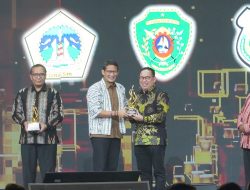 Pj. Bupati PPU Makmur Marbun Terima Penghargaan Bergengsi dari Kompas Media Group