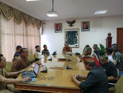 Pj Bupati PPU Janji Tinjau Ulang Tapal Batas Jenebora dan Gersik Setelah Protes Warga