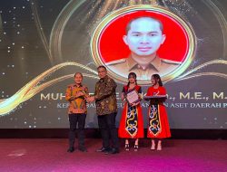 Kepala BKAD PPU, Muhajir, Terima Penghargaan atas Inovasi Transparansi Anggaran Daerah