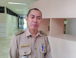 Jalan Rusak Menghambat Akses ke Kantor Camat Kota Bangun Darat