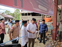 Bupati Kukar Serahkan Bantuan Sembako dan Hibah Rumah Ibadah di Desa Loh Sumber