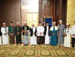 Bupati PPU Mudyat Noor Sholat Ied Bersama Warga di Masjid Agung Al-Ikhlas