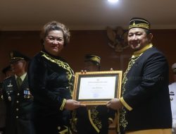 Dinas Kesehatan PPU Terima Penghargaan Lingkungan di HUT PPU