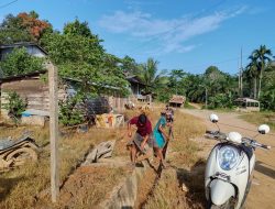 Camat Penajam Apresiasi Jumat Bersih di Desa Bukit Subur
