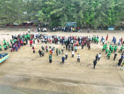 Ajak Warga Peduli, Lurah Saloloang: Kebersihan Pantai Tanggung Jawab Bersama