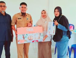 Camat Penajam dan Anggota DPRD Mahyudin Salurkan Alat Kesehatan ke Posyandu Posyandu Cempaka 2