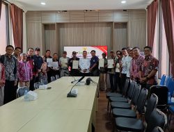 Bank Tanah Serahkan 13 Sertifikat Reforma Agraria kepada Warga Tiga Kelurahan di Kecamatan Penajam