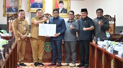 Bupati PPU Mudyat Noor Sampaikan Pendapat Akhir atas Perubahan Perda Pajak dan Retribusi Daerah