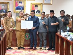 Bupati PPU Mudyat Noor Sampaikan Pendapat Akhir atas Perubahan Perda Pajak dan Retribusi Daerah